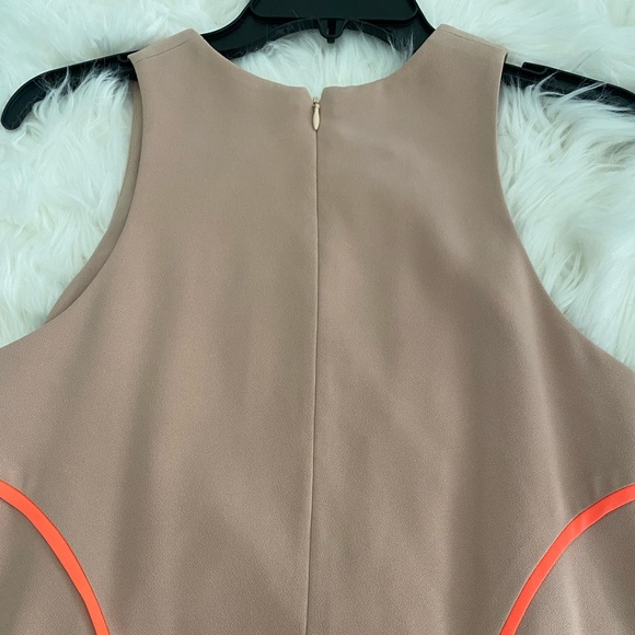 C/MEO COLLECTIVE Flowy w/ Neon Orange Art Deco Piping MIDI Dress w/ pockets - Picture 7 of 7